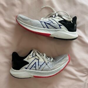 New Balance White & Pink Running Sneakers – Size 7